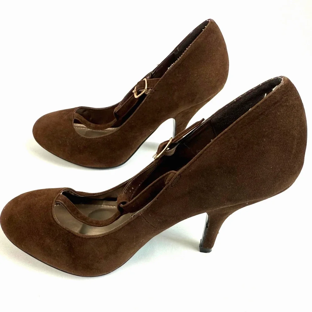 Journee Collection Heels Pumps Stiletto Suede Brown T-strap Buckle Size 8.5